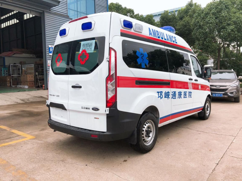 福特V362中軸中頂負(fù)壓監(jiān)護(hù)型救護(hù)車（長排警燈）